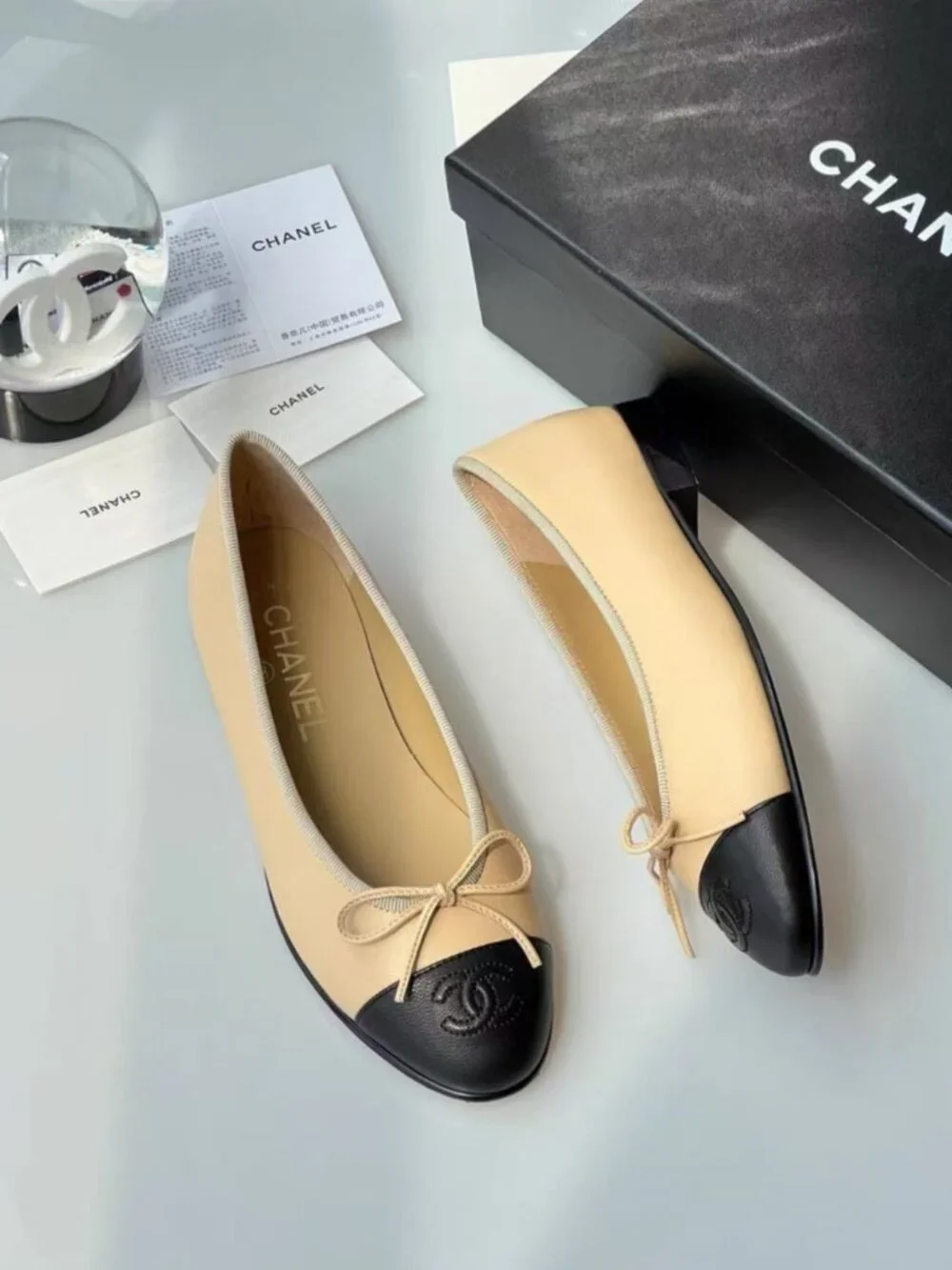 CHANEL Beige Black Cap Toe Bow Interlocking CC Leather Ballet Flats